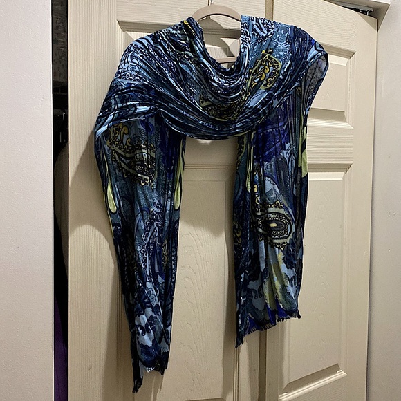 Spring scarf - Picture 2 of 2